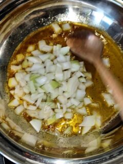 Khimo : un ragoût malgache épicé de bœuf haché et pommes de terre Oignon