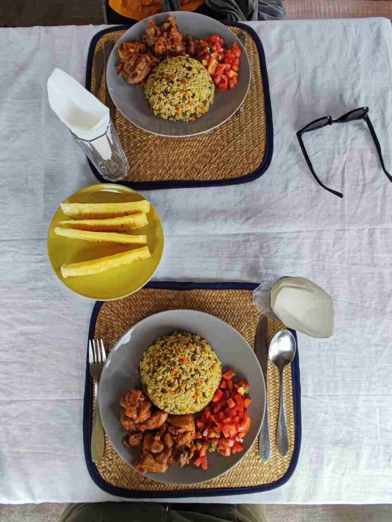 Diner copieux à Vohimana