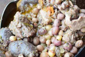 Henakisao sy voanjobory ary saosisy