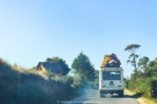 Taxi brousse de type TATA