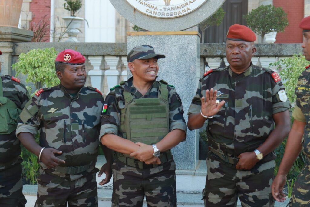Colonel Michael Randrianirina du capsat - le nouveau président de Madagascar