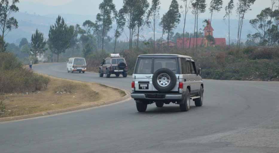 Location de voiture 4x4 antananarivo avec chauffeur 